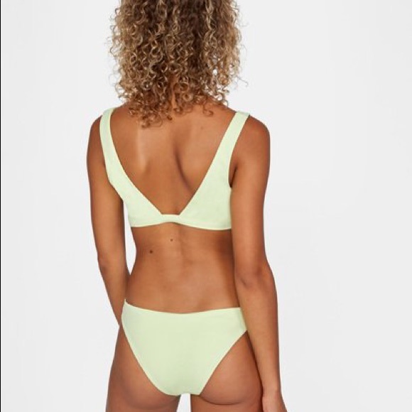 RVCA || NWT Solid Bralette Bikini Top - Picture 6 of 7